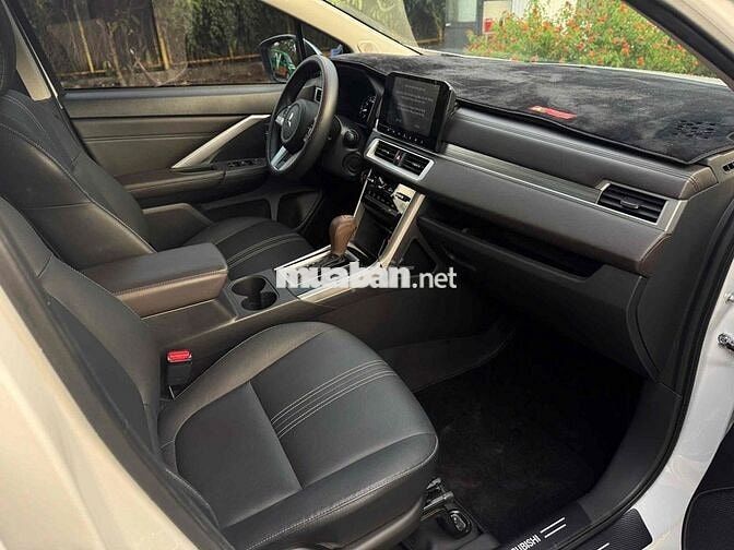 Mitsubishi Xpander 7 chỗ Trắng