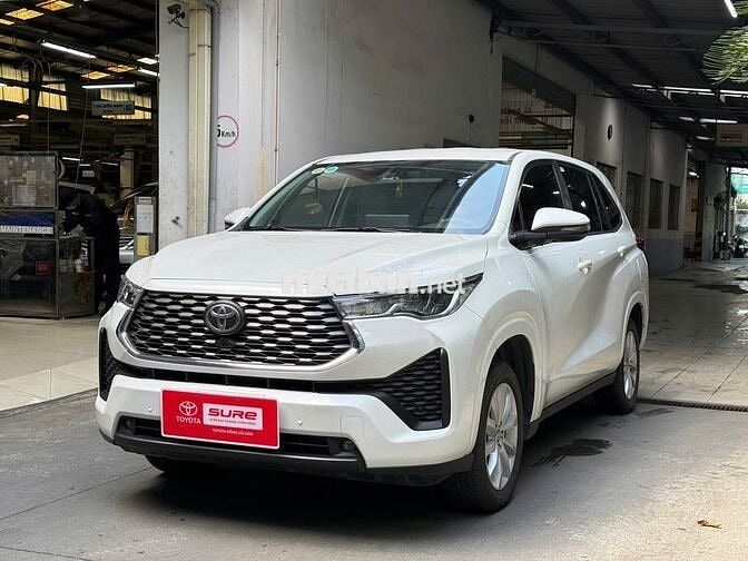 Innova Cross 2.0V 2025 - 15.922 km - Còn Giảm Lộc