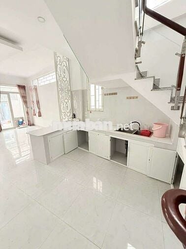 gần nhà máy bia 4x14m 2 lầu 3pn sạch mới tinh vào ở ngay