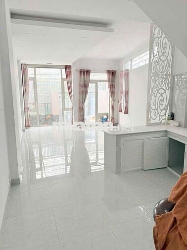 gần nhà máy bia 4x14m 2 lầu 3pn sạch mới tinh vào ở ngay