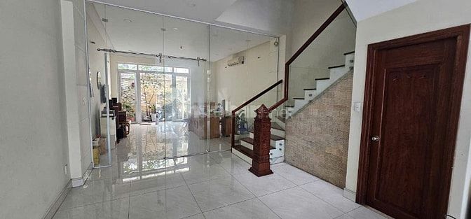 Bán gấp nhà phố mặt tiền Liên Phường cách Global 300m