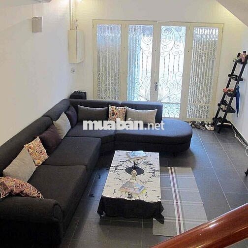 Cho thuê nhà hẻm📍DT: 4,5x18m🏡5PN 3WC🌸cách Chợ Bến Thành vài bước chân