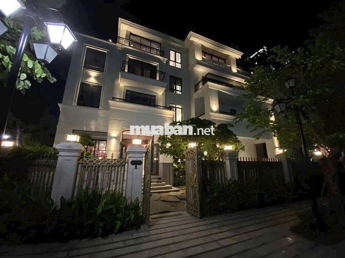 🎆 CHO THUÊ BIỆT THỰ BASON FULL NỘI THẤT – VIEW PHÁO HOA ĐẲNG CẤP