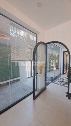 Nhà góc đường 16m, 4 lầu,6.5x22 Cạnh Làng Đại Học A, thang máy 15.5 tỷ