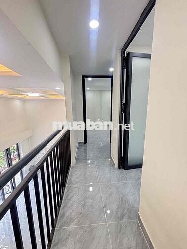 Nhà Góc 2 Mặt Tiền Sau Lưng Chợ Linh Xuân – Hẻm Xe Hơi – 61m² – Nhà Mớ