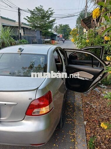 Toyota Vios 2010 Xe Gia Đình Đang Đi .