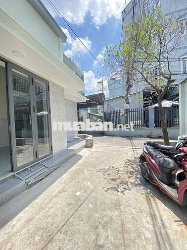 Nhà Góc 2 Mặt Tiền Sau Lưng Chợ Linh Xuân – Hẻm Xe Hơi – 61m² – Nhà Mớ