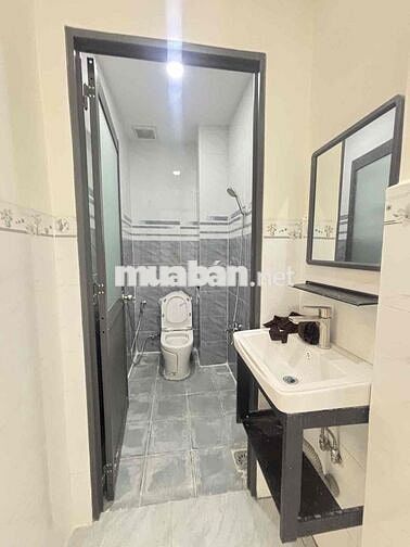 Nhà Góc 2 Mặt Tiền Sau Lưng Chợ Linh Xuân – Hẻm Xe Hơi – 61m² – Nhà Mớ