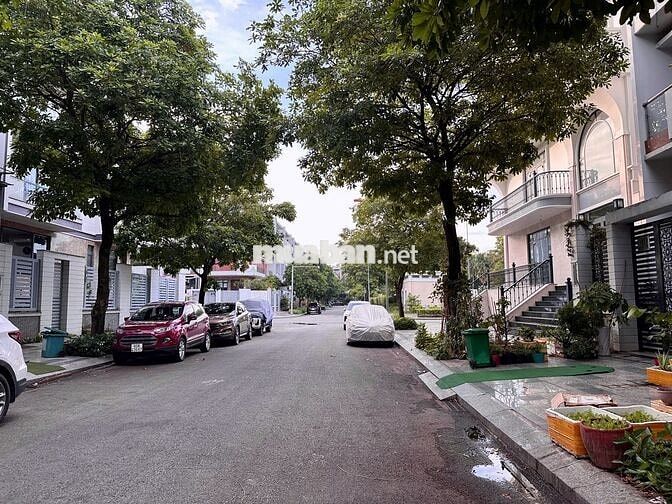 Cho thuê trệt 5x20m Vạn Phúc City - sàn trống đẹp - giá 13,5 triệu