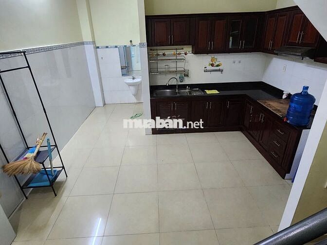 Cho thuê nhà 19/19 Trung Lang DT 4,3m x 19m , 1 trệt 1 lầu 4 phòng ngủ