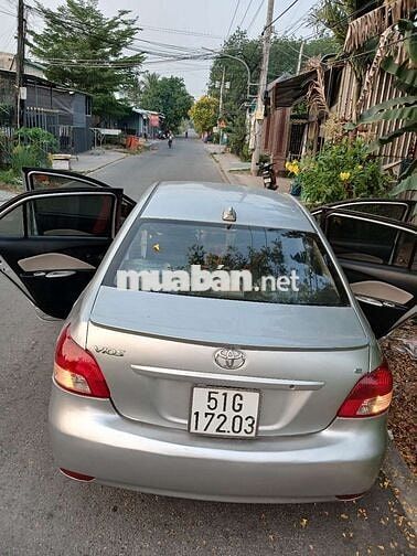 Toyota Vios 2010 Xe Gia Đình Đang Đi .