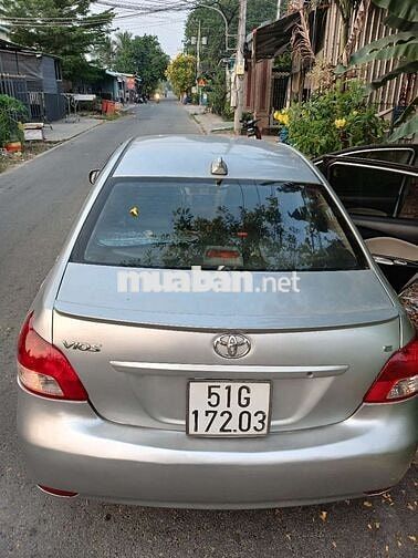Toyota Vios 2010 Xe Gia Đình Đang Đi .