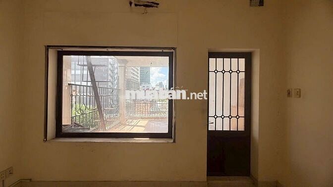 Bá cháy bọ chét - Lê Thánh Tôn Q1 phố đèn đỏ ai tìm thì gọi em nhanh !