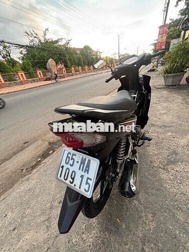 Honda Blade màu Đen