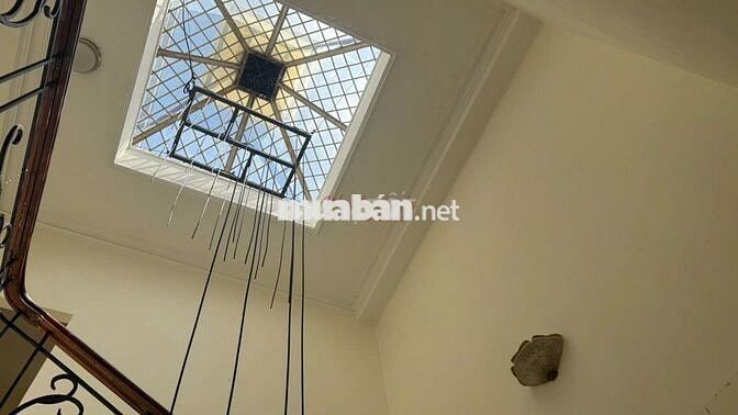 Bá cháy bọ chét - Lê Thánh Tôn Q1 phố đèn đỏ ai tìm thì gọi em nhanh !