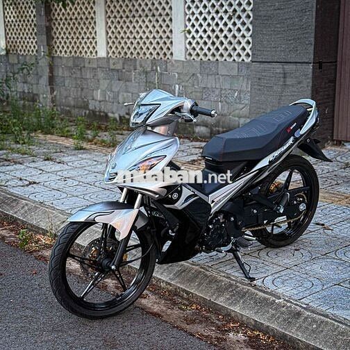 Yamaha Exciter 55p xuống áo bạc đen