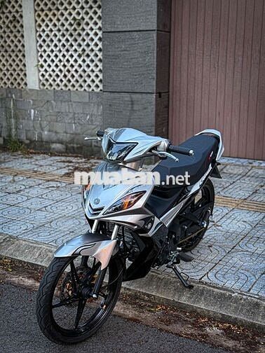 Yamaha Exciter 55p xuống áo bạc đen