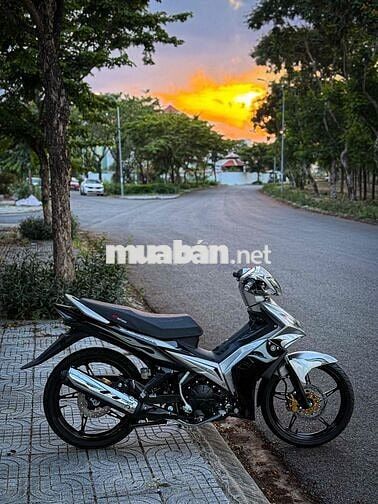 Yamaha Exciter 55p xuống áo bạc đen