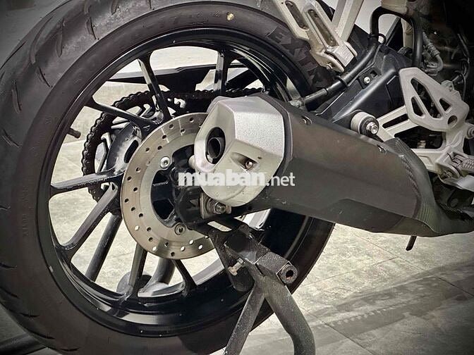 YAMAHA R15V3 2022