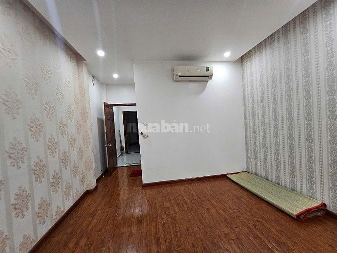 Cho thuê nhà nguyên căn 5 tầng tại hẻm 345 đường Hà Huy Giáp