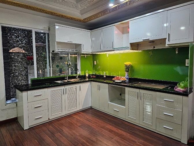 Cho thuê nhà nguyên căn 5 tầng tại hẻm 345 đường Hà Huy Giáp