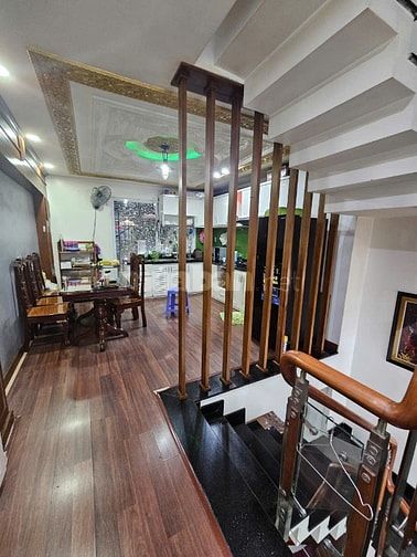 Cho thuê nhà nguyên căn 5 tầng tại hẻm 345 đường Hà Huy Giáp