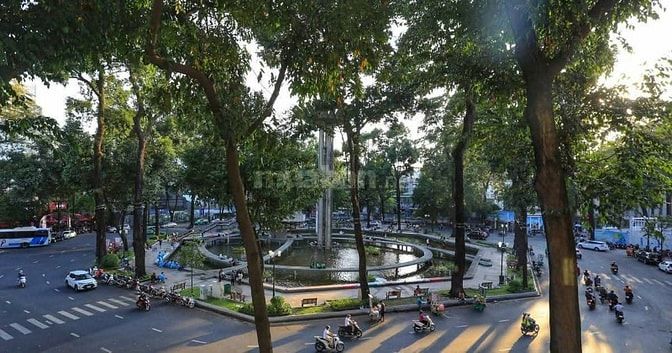 Diện tích lớn 18x40m. CN 600m2 - Mặt tiền Nguyễn Tri Phương, Quận 10