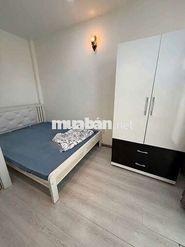 nhà nguyên căn sát siêu thị Emart Phan Huy Ích