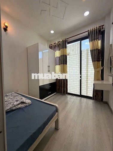 nhà nguyên căn sát siêu thị Emart Phan Huy Ích