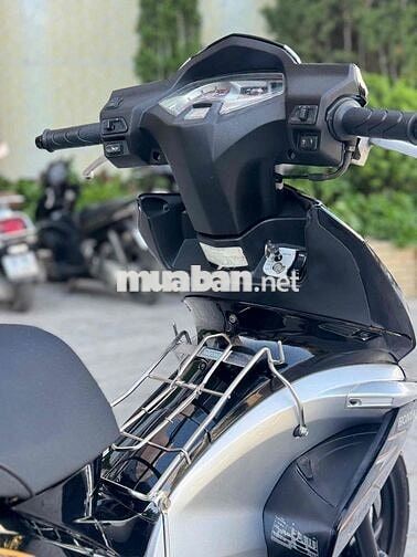 Airblade 110fi cuối 2010 máy zin 100% 6 lan 1 chủ