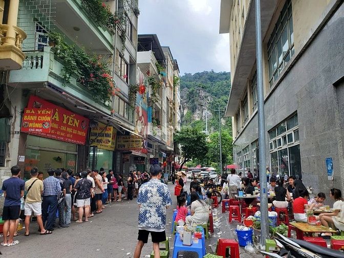 Cần bán nhà mặt tiền 5m phố Đoàn Thị Điểm 
