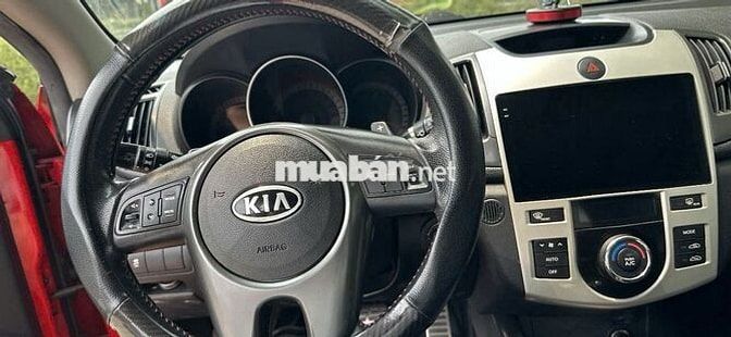 Kia Koup Đỏ