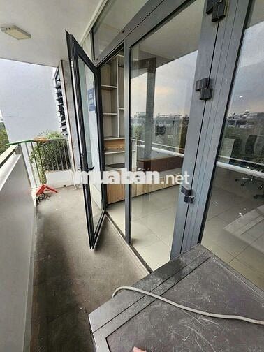 VĂN PHÒNG FULL NỘI THẤT, DT 150_200M2 , PHÙ HỢP CTY VÀO LÀM VIỆC NGAY