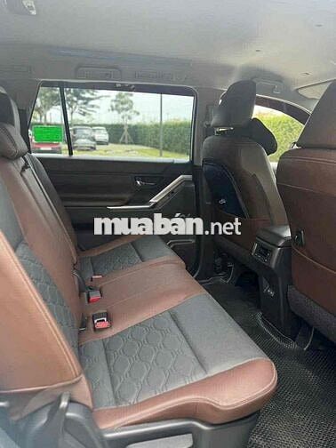 Toyota Innova Cross 2025 2.0V 10.000 km Trắng