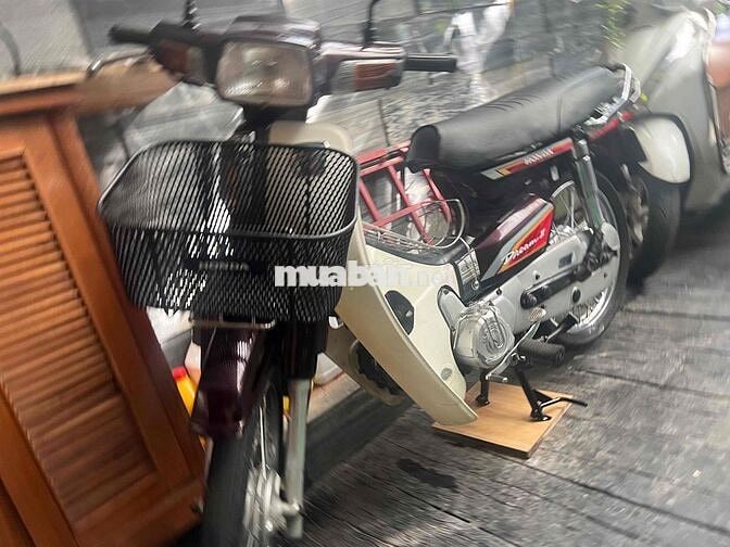 Honda Dream màu Nâu đỏ