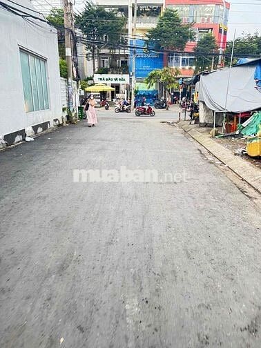 nhà nát đã đập thành đất hẻm nhựa xe tải ngang 5 x 15