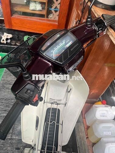 Honda Dream màu Nâu đỏ