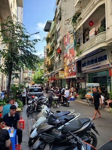 Cần bán nhà mặt tiền 5m phố Đoàn Thị Điểm 