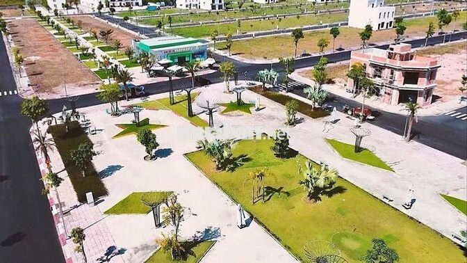 Lô góc vị trí đẹp đối diện kcn Tân Bình, mặt tiền DT 741, dân cư đông.