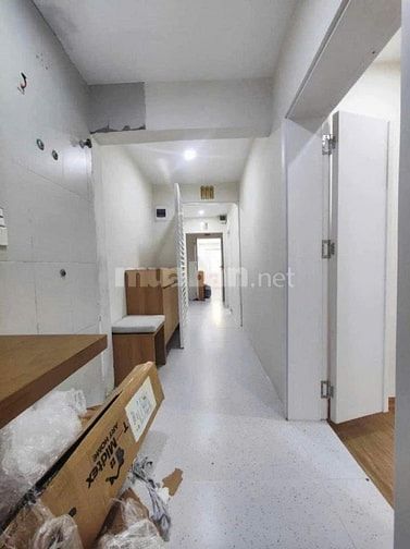 Bán căn hộ tập thể tầng 2 mặt phố Nguyên Hồng 