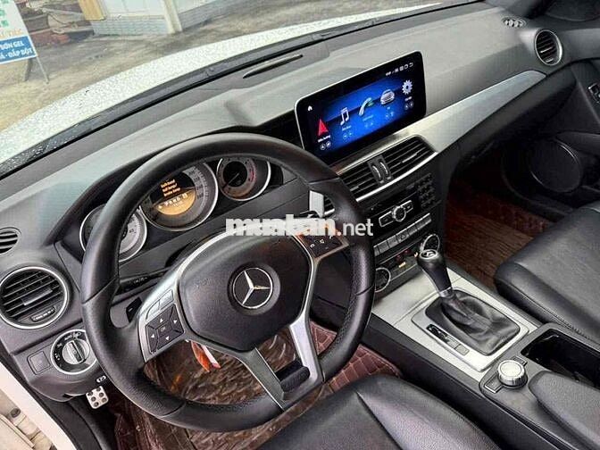 Mercedes-Benz C300 2012 Trắng
