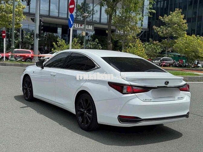 Lexus ES 250 2022 Fsport Trắng/Đỏ 30000 km