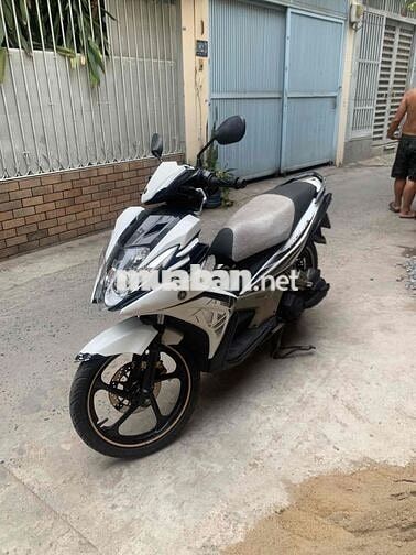 Yamaha Novo 5 Fi Trắng đen