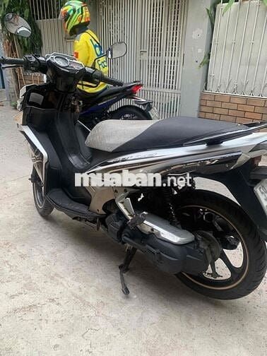 Yamaha Novo 5 Fi Trắng đen