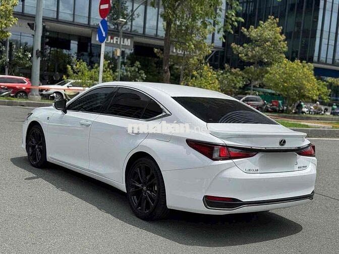 Lexus ES 250 2022 Fsport Trắng/Đỏ 30000 km