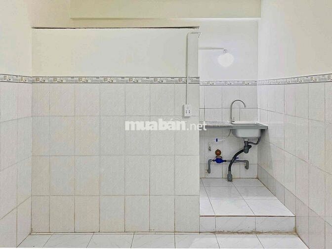 PHÒNG TRỌ GIÁ RẺ - CÓ THANG MÁY - HẦM XE - GẦN NGÃ TƯ 4 XÃ_LÊ VĂN QƯỚI