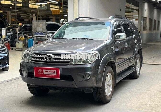 Cọp Fortuner xăng tự động 2 cầu - Chất xe gia đình