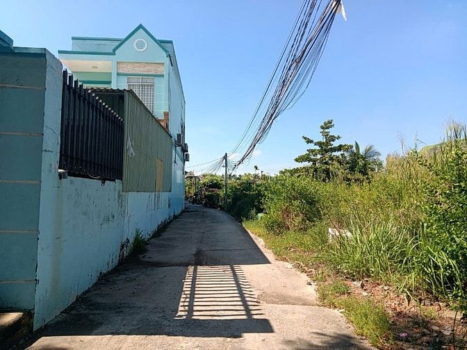 ĐẤT MẶT TIỀN HẺM CHÍNH ĐƯỜNG NGUYỄN BÌNH DT 223M2 GIÁ 5,5 TỶ