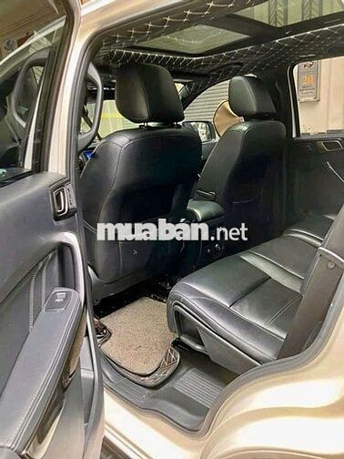Ford Everest bản Titanium full 2 cầu SX 2019