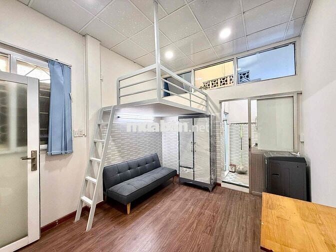Cho Thuê Căn Hộ Gác Full NT Máy Giặt Riêng Rộng 25m2 Ngay Sư Vạn Hạnh
